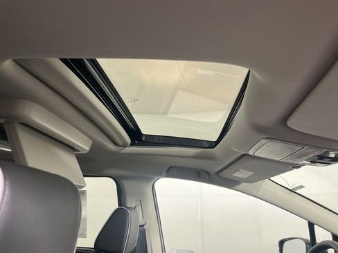 New 2026 Honda Odyssey Touring image 11