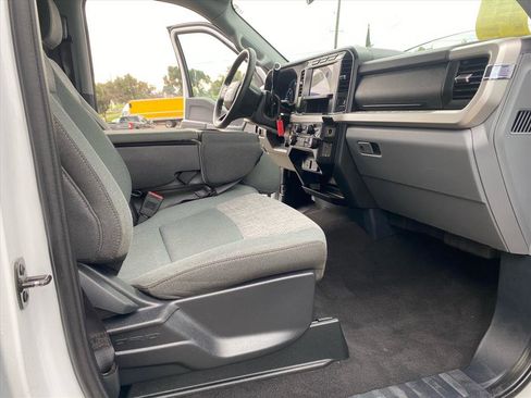 Used 2024 Ford F250 XLT image 39