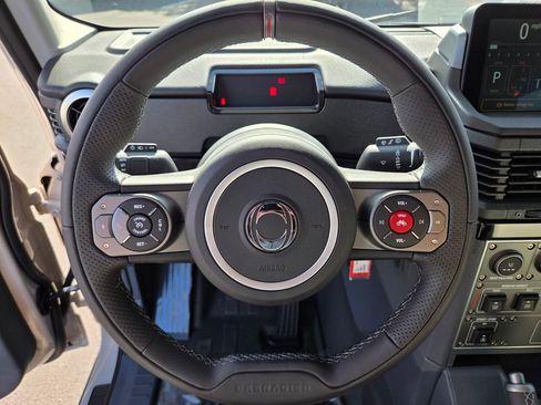 Used 2025 INEOS Grenadier Fieldmaster Edition image 19