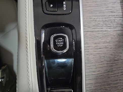 Used 2024 Volvo XC90 B6 Plus w/ Protection Package Premier image 13