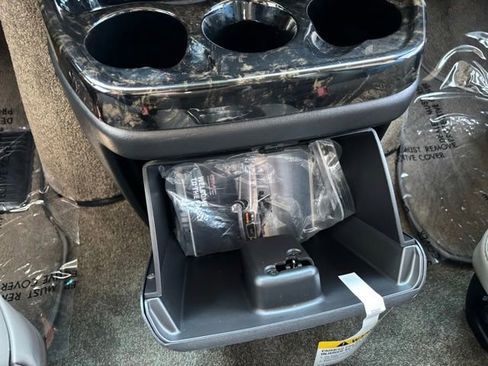 Used 2022 GMC Savana 2500 w/ Enhanced Convenience Package RWD image 34
