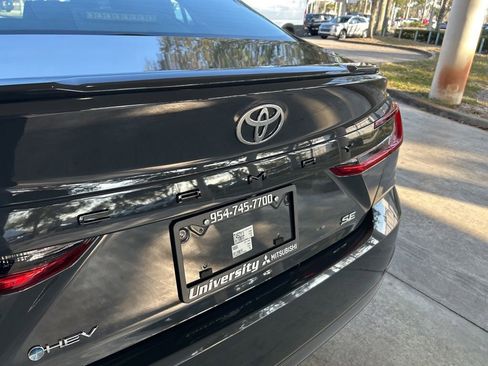 Used 2025 Toyota Camry SE image 17