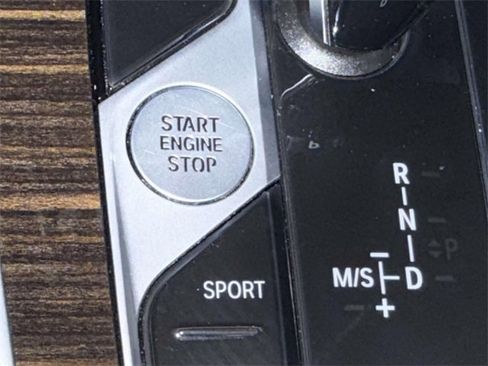 Used 2021 BMW X6 xDrive40i w/ M Sport Package image 23