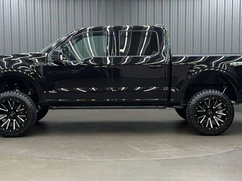 Used 2025 Ford F150 Lariat image 2