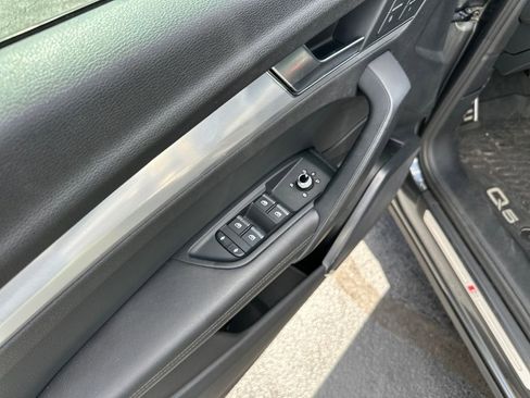 Used 2020 Audi Q5 2.0T Titanium Premium Plus w/ Premium Plus Package image 12