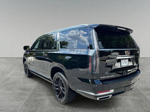 New 2026 Cadillac Escalade ESV Luxury AWD/4WD image 3