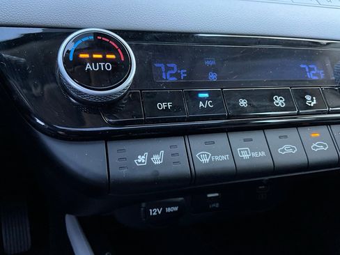 Used 2025 Hyundai Elantra Limited image 27