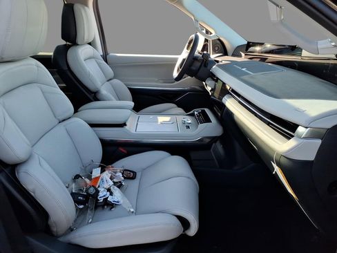 New 2026 Lincoln Navigator L Reserve w/ Jet Appearance Package image 13