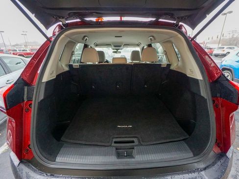 Used 2023 Nissan Rogue SV image 19