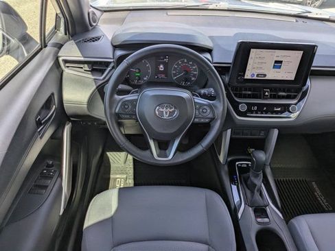 Used 2023 Toyota Corolla Cross AWD Hybrid w/ Moonroof Package image 15