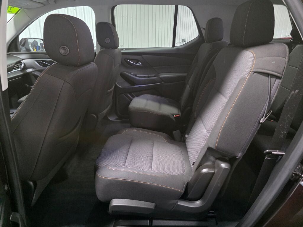 Used 2021 Chevrolet Traverse LT AWD/4WD image 9