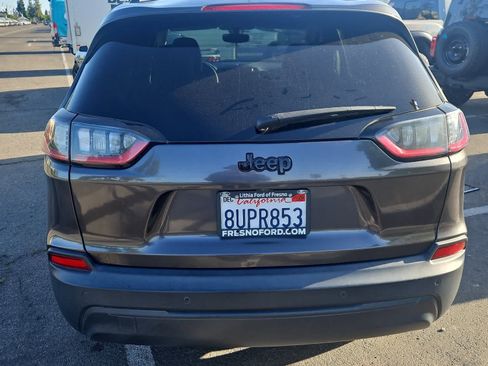 Used 2020 Jeep Cherokee Latitude Plus image 8