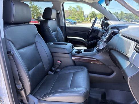 Used 2019 GMC Yukon XL SLT w/ Open Road Package AWD/4WD image 24