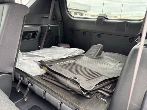 Used 2023 Lexus GX 460 Premium image 27