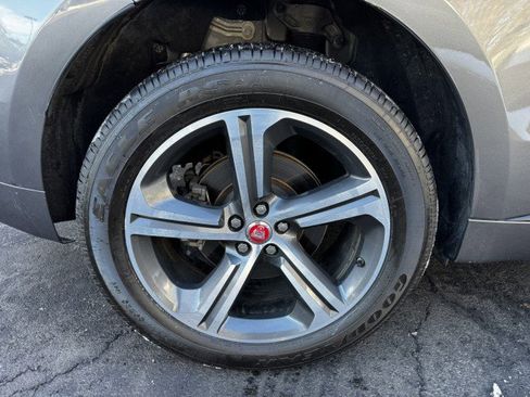 Used 2017 Jaguar F-PACE R-Sport image 40