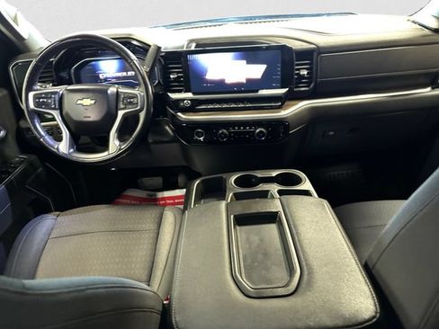 Used 2022 Chevrolet Silverado 1500 LT AWD/4WD image 11