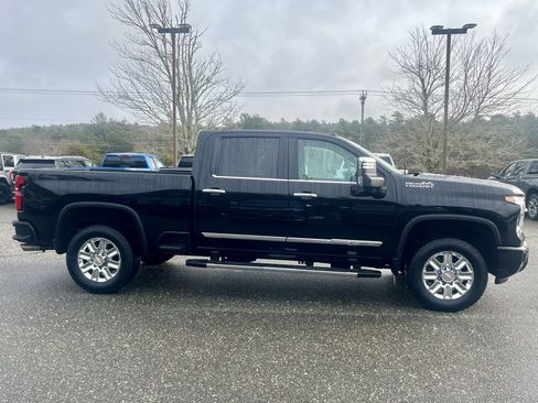 Used 2024 Chevrolet Silverado 2500 High Country w/ High Country Premium Package image 8