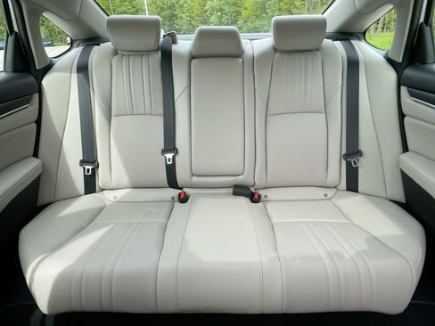 Used 2018 Honda Accord EX-L image 23