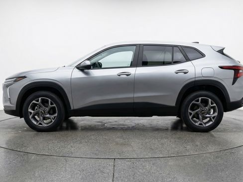 Used 2025 Chevrolet Trax LT image 5