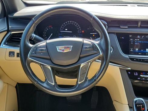 Certified 2019 Cadillac XT5 AWD image 10