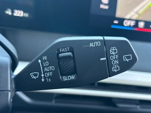 Used 2025 BMW iX xDrive50 w/ Premium Package image 32