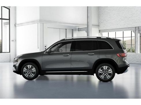 Used 2026 Mercedes-Benz GLB 250 4MATIC image 33