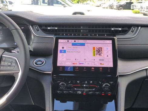 New 2025 Jeep Grand Cherokee L Limited w/ Luxury Tech Group II image 19