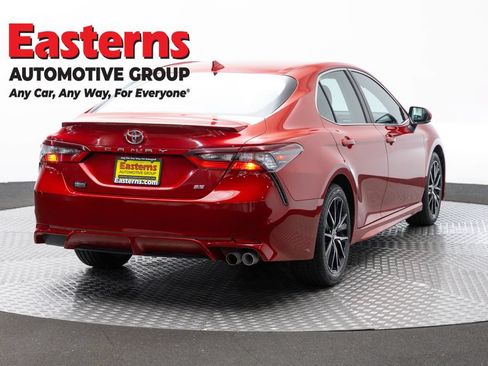 Used 2023 Toyota Camry SE FWD image 5