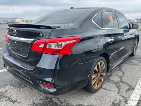 Used 2018 Nissan Sentra SR w/ Technology Package FWD image 3