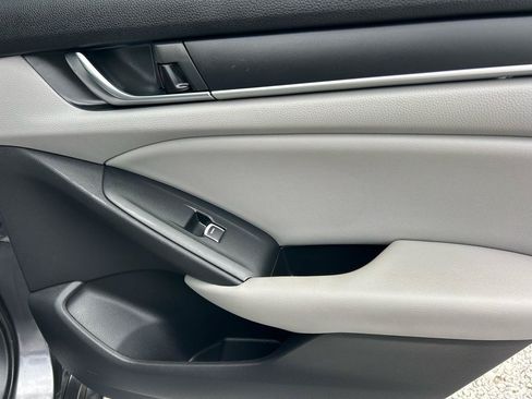Used 2018 Honda Accord LX image 12