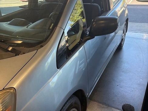 Used 2011 Honda Fit image 3