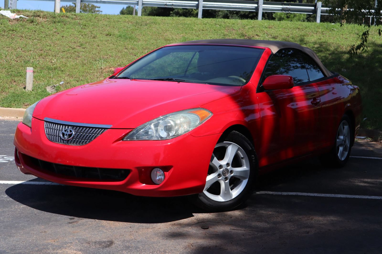 Used 2004 Toyota Solara SLE FWD image 2
