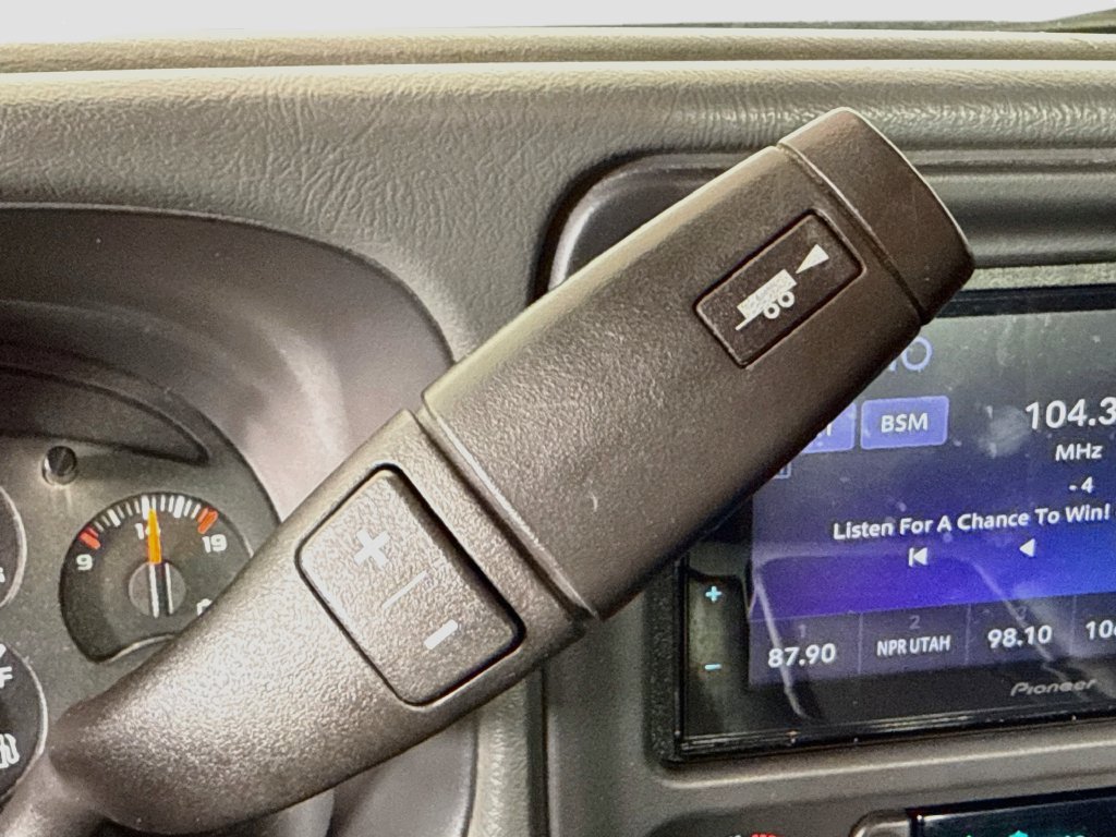 Used 2006 Chevrolet Silverado 2500 LT AWD/4WD image 15