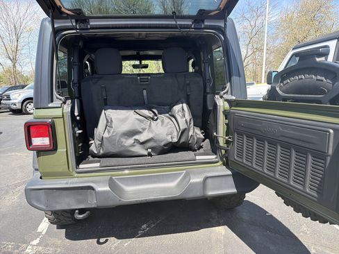 Certified 2022 Jeep Wrangler Sport AWD/4WD image 8