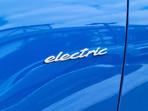 New 2026 Porsche Macan 4 Electric AWD/4WD image 33