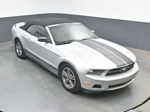 Used 2011 Ford Mustang Premium w/ 201A Rapid Spec Order Code RWD image 30