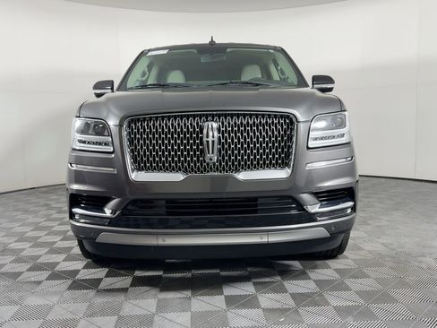Used 2018 Lincoln Navigator Premiere image 6