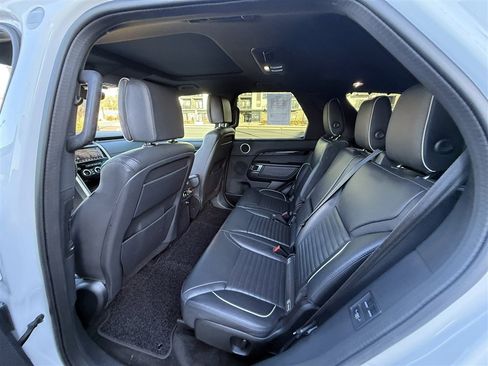 Used 2020 Land Rover Discovery HSE Luxury image 22