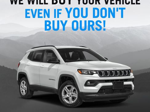 Used 2015 Toyota Camry LE image 8