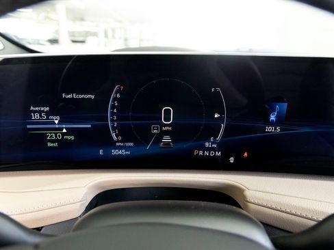 Used 2025 Cadillac XT4 Premium Luxury w/ Technology Package FWD image 15