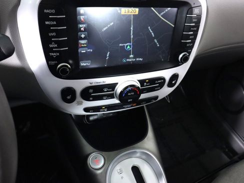 Used 2016 Kia Soul EV FWD image 16