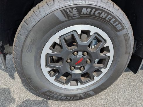 Used 2025 Toyota 4Runner TRD Off-Road Premium w/ Tow Technology Package AWD/4WD image 13