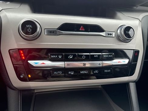 Used 2023 Ford Explorer XLT w/ Equipment Group 202A image 24