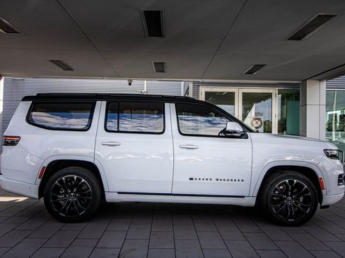 Used 2022 Jeep Grand Wagoneer Series II image 18