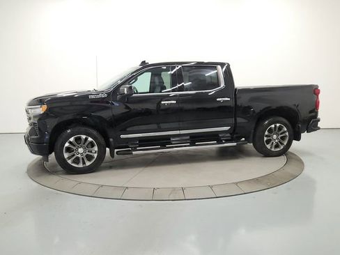 Used 2023 Chevrolet Silverado 1500 High Country w/ Technology Package image 4