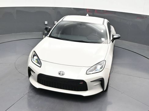 Used 2025 Toyota GR86 Premium w/ Performance Package RWD image 23