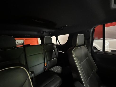 Used 2023 GMC Yukon XL SLT w/ SLT Premium Package AWD/4WD image 19
