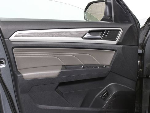 Used 2021 Volkswagen Atlas Cross Sport SE w/ Panoramic Sunroof Package AWD/4WD image 9