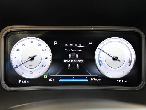 Used 2023 Hyundai Kona SE w/ Cargo Package FWD image 28