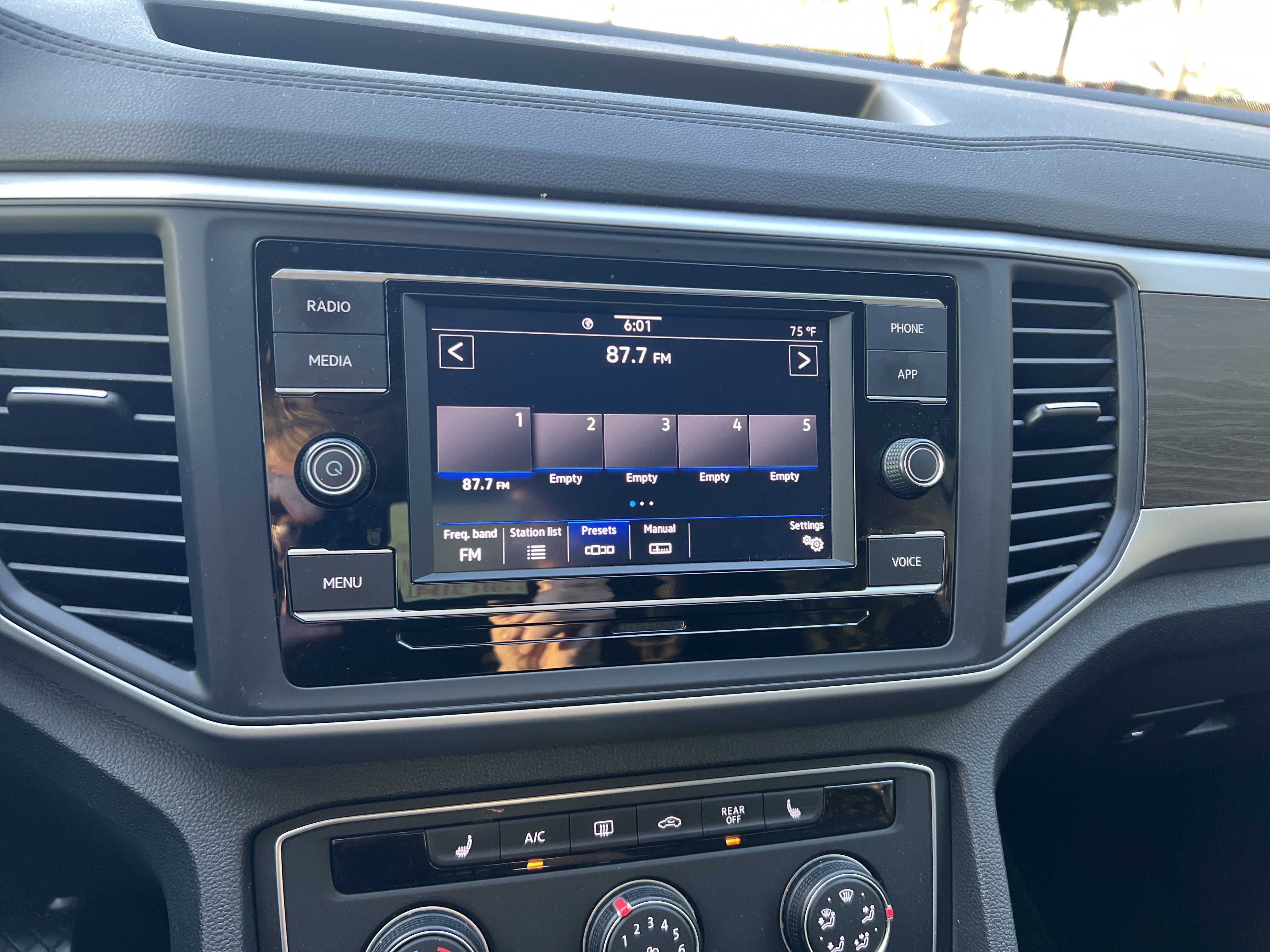 Used 2022 Volkswagen Atlas SE FWD image 20